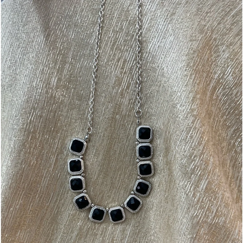 Necklace Dangle Square Black Faceted Silver Chain Rope Edge